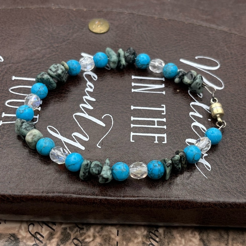 Vintage Handmade Y2K Turquoise Agate Crystal Beaded Bracelet - Picture 3 of 5